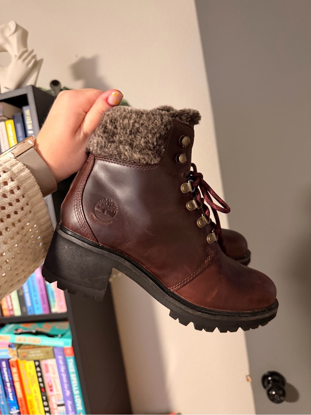 Timberland Women's Kinsley Burgundy Leather Lace-Up Ankle Boots Faux Fur Collar